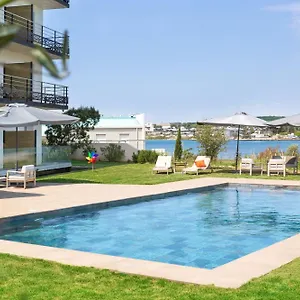 Golden Tulip Martigues Provence Hotel